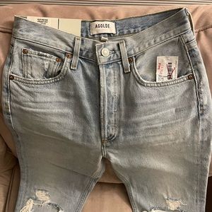 NWT- AGOLDE- HIGH RISE - STRAIGHT LEG- DISTRESSED - LIGHT WASH - SIZE 25